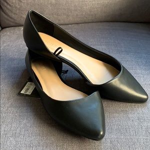 Versatile black flats